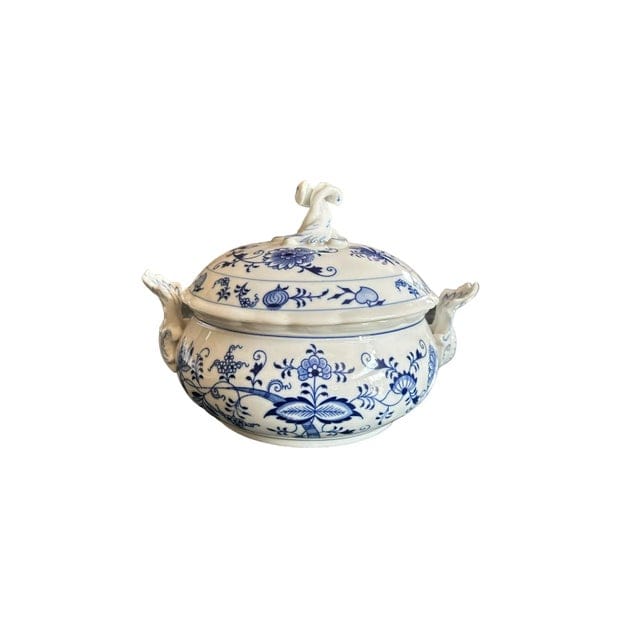 Late 20th Century Original Bohemian Zwiebelmuster Blue Onion Soup Tureen With Twisted Top Lid | IdleHour