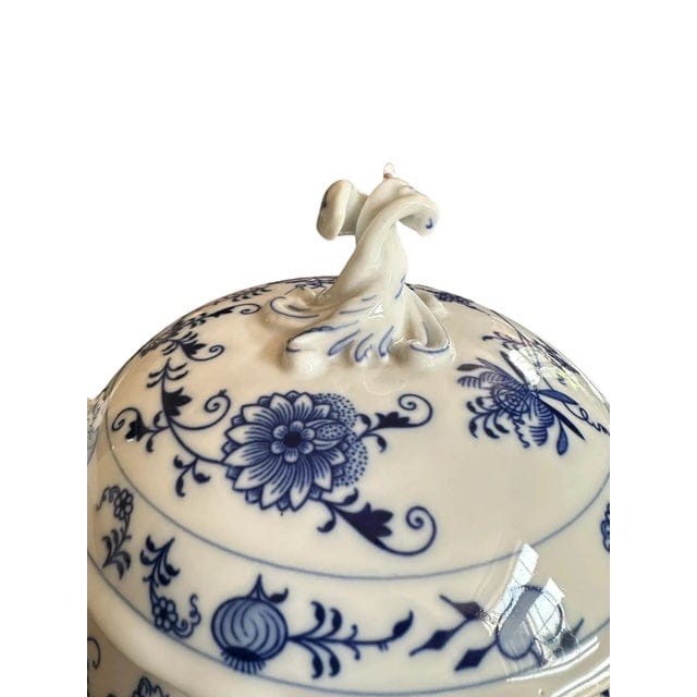 Late 20th Century Original Bohemian Zwiebelmuster Blue Onion Soup Tureen With Twisted Top Lid | IdleHour