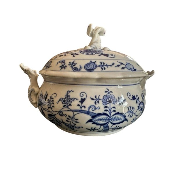 Late 20th Century Original Bohemian Zwiebelmuster Blue Onion Soup Tureen With Twisted Top Lid | IdleHour